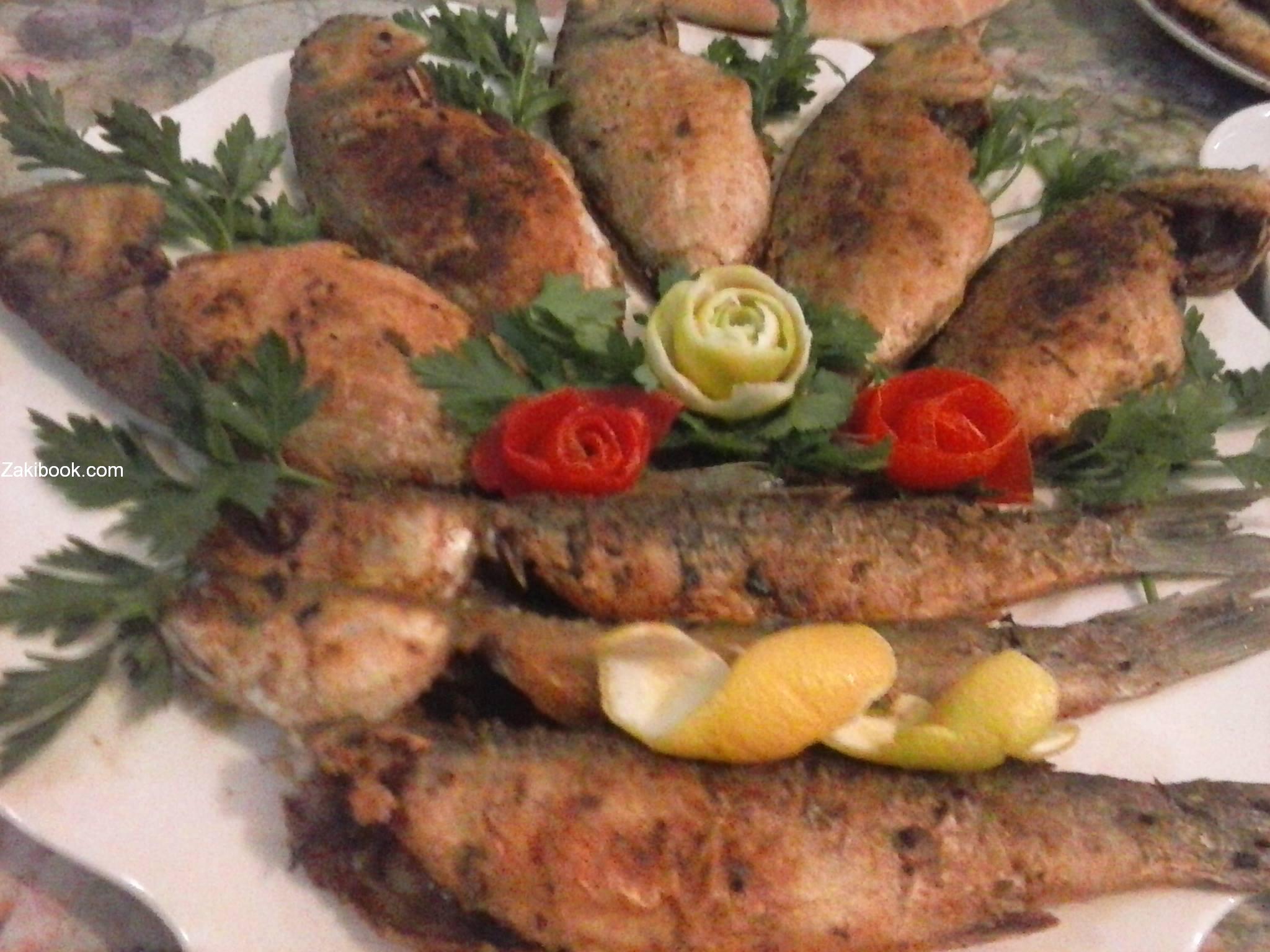 فن تقديم سفرة جميلة من الأسماك