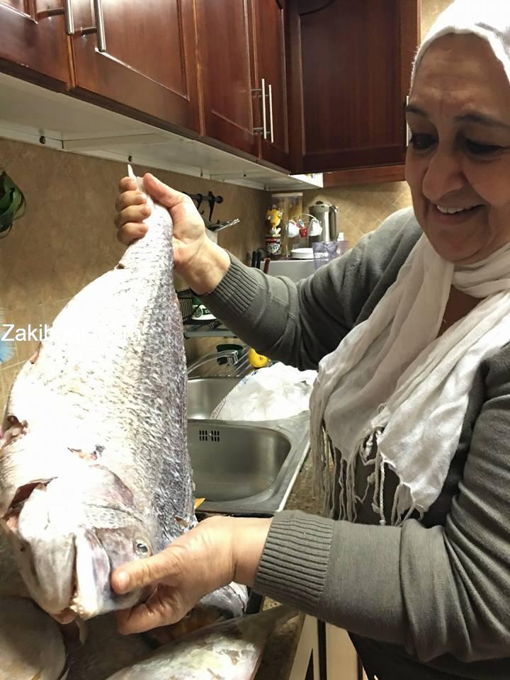 سمك مشوي على الفحم مع تتبيلة خطيرة