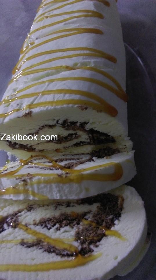 بوظة رول بالفانيلا محشية شكولا مبروشة