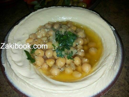 حمص وفول أزكي ترويقة لبنانية