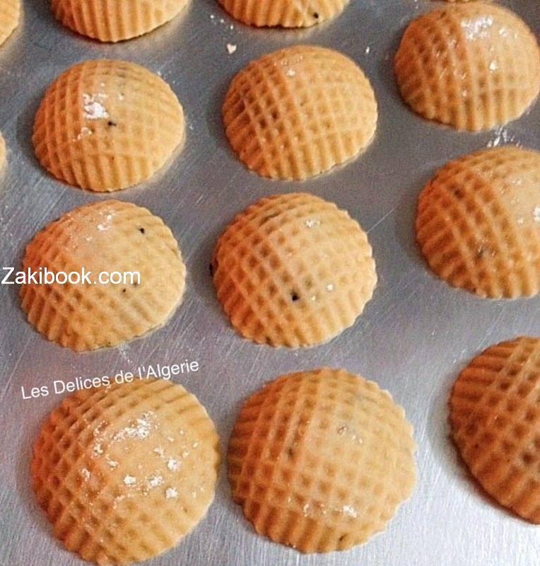 طريقة عمل المعمول بالقش