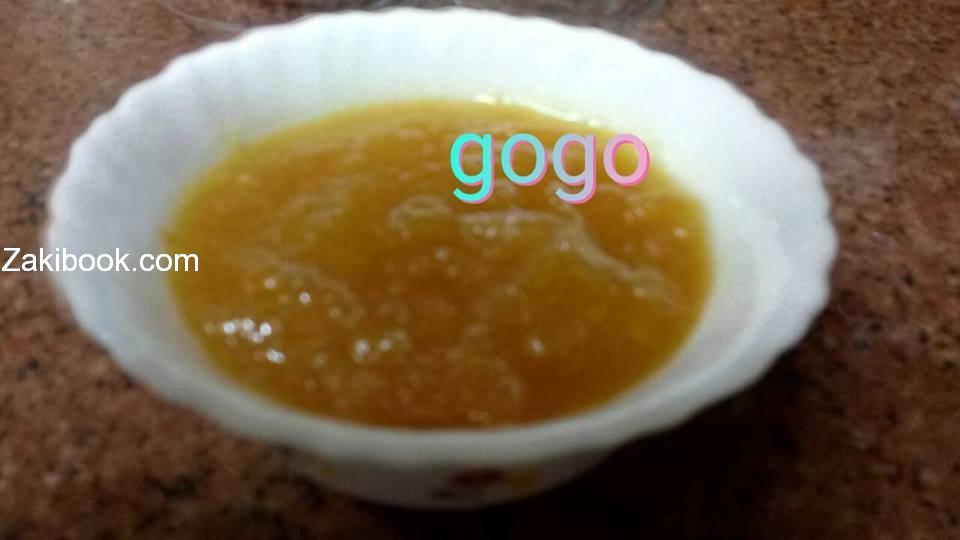  كيلو ونصف برتقال مقشر ومقطع حلقات وكيلو الا ربع سكر وكوبين عصير برتقال او كوب عصير برتقال وكوب يوسفى ومعلقة كبيرة عصير ليمون معلقة عسل جلوكوز لو موجود ويوضع على النار الهادية حوالى ساعة الا ربع وناخد المربى ونضربها بالخلاط ضربة واحدة ونكمل بعد كده سواها