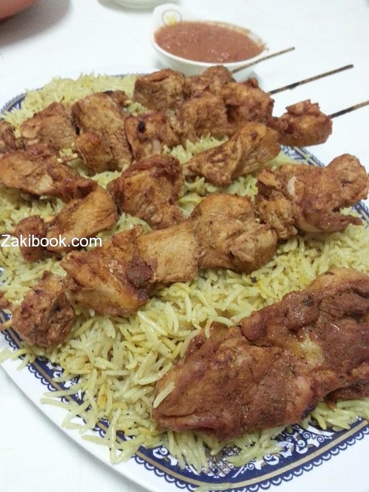 طريقة عمل أرز مبهر مع سلطة الدقوس المشطشطة