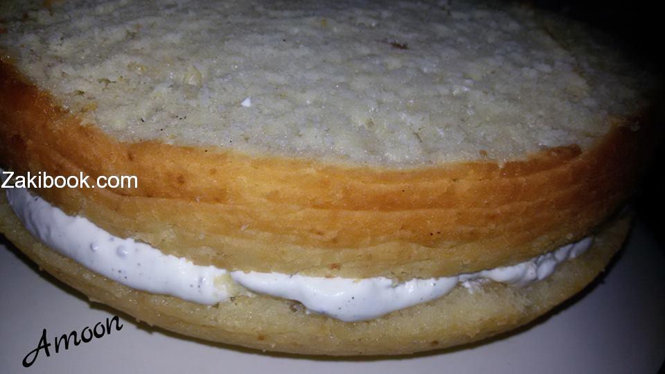 كيك اسفنجي خفيف بحشوة الاريو والنوتيلا