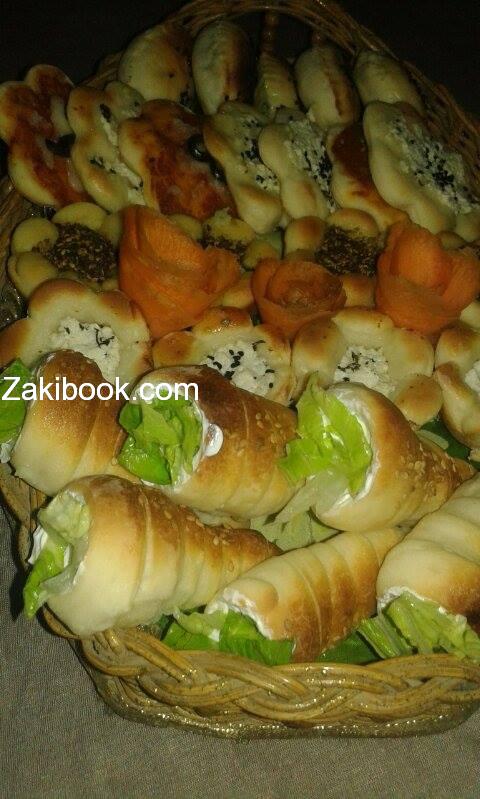 معجنات مشكله بعجينه العشر دقايق