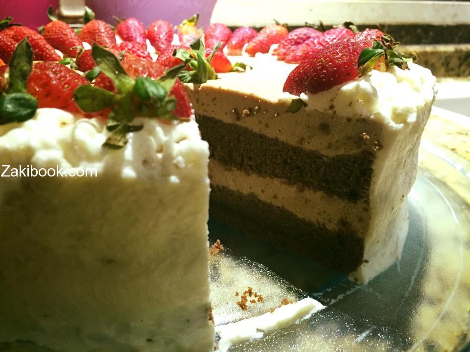 كيكة إسفنجي محشي بموس الشكولاتة