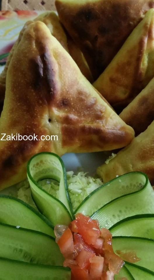 أقراص السبانخ البلدي مع البصل الأخضر البلدي