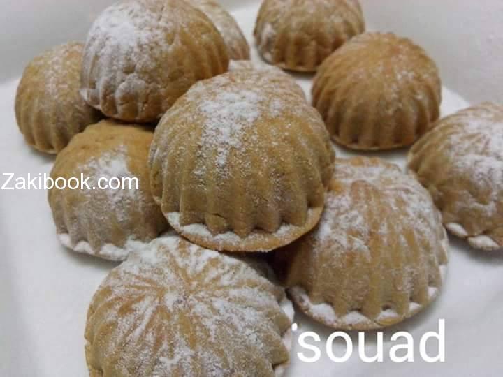 معمول البسكويت بالتمر هش وخفيف