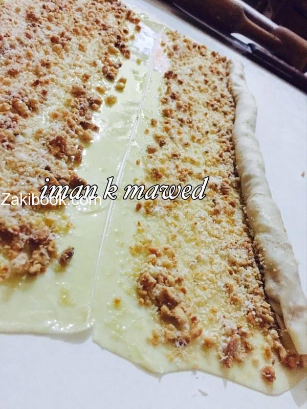 الملولو أو الجلاش الحلزوني بالمكسرات