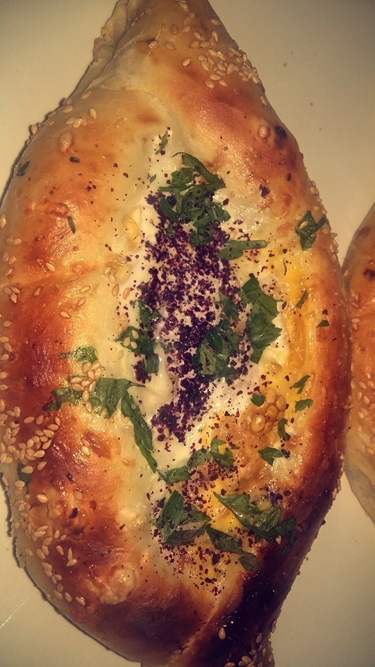 طريقة عمل قوارب الجبنة التركية وبالخطوات المصورة