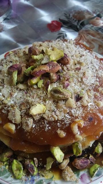 بان كيك بالجوز والقرقه والفستق الحلبي
