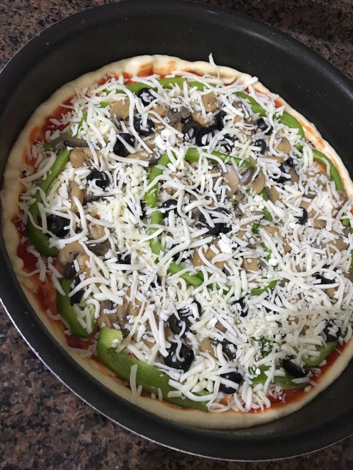 بيتزا هت على أصولها بالعجينة السحرية