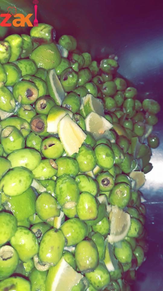 كل عام وانتو بالف خير بدا موسم الزيتون وهيك مخللاتنا جهزو 