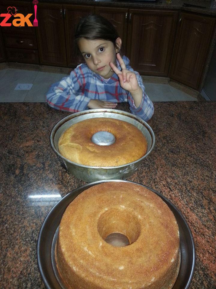 عملت كيكة بمشاركة بنتي شجعولي إياها بليز
