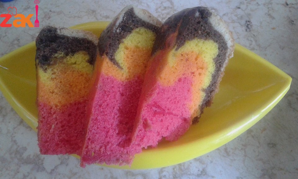 كيكة الألوان الهشة و الرائعة للصغار و الكبار