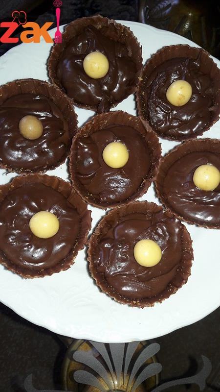 كاسات الشوكولاتة المحشية بالغناش وبسكويت اللوتس ولا أطيب من هيك