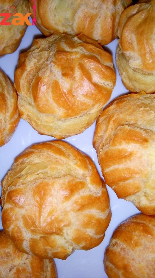 عجينة الشو أو الاكلير على أصولها كتير طيبة و طعمتها روووووعة