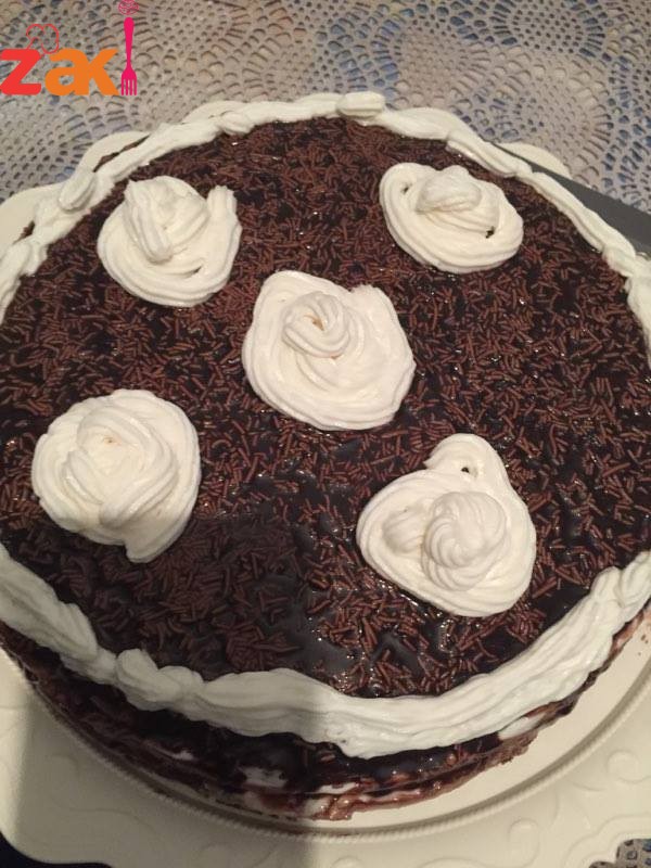 كيكة الشوكولا بالكريمة حاجة فخمة و طعم لا يقاوم