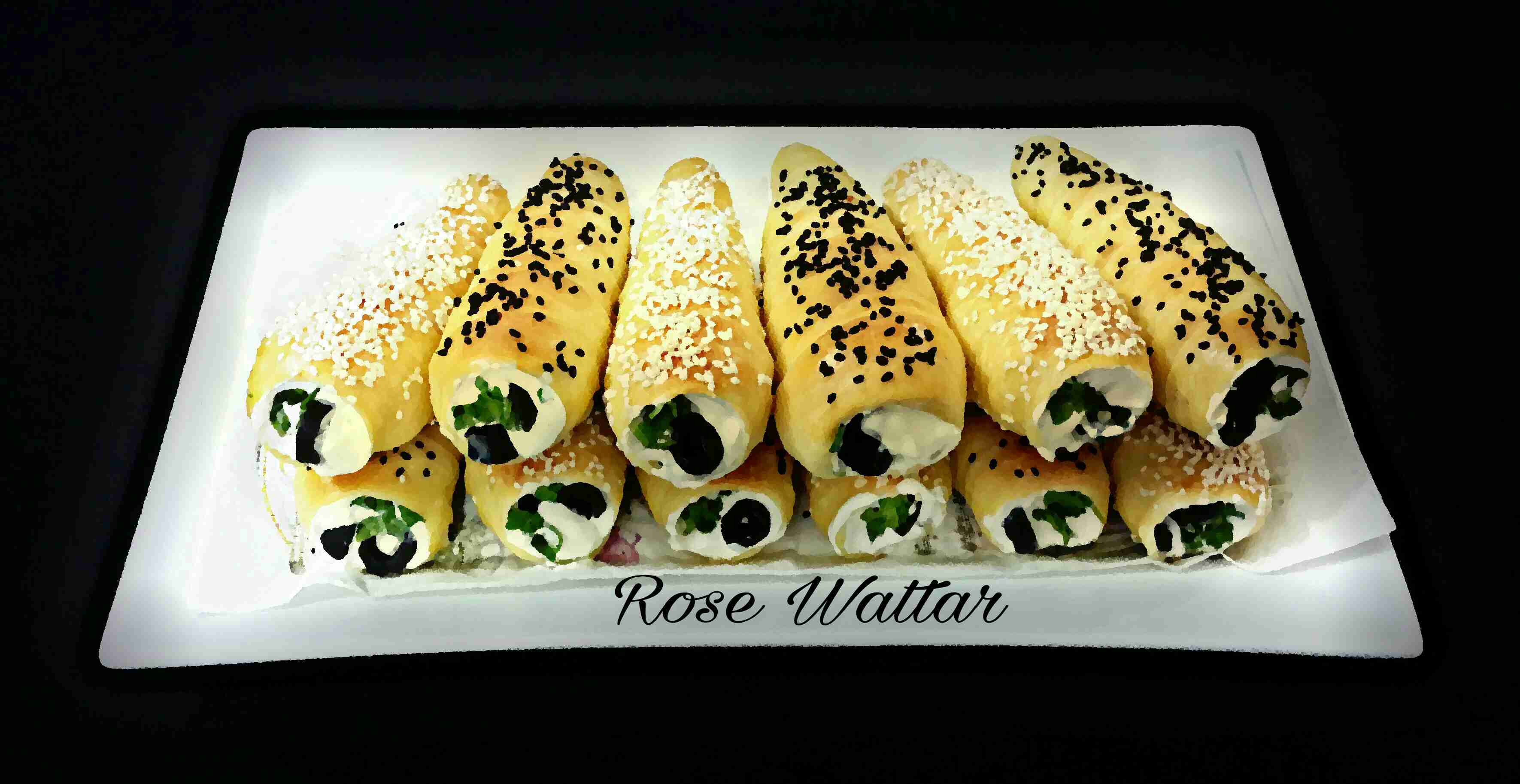 اقماع الفطائر بالجبنه الكريمي والزيتون كثير زاكي تنفع للفطائر