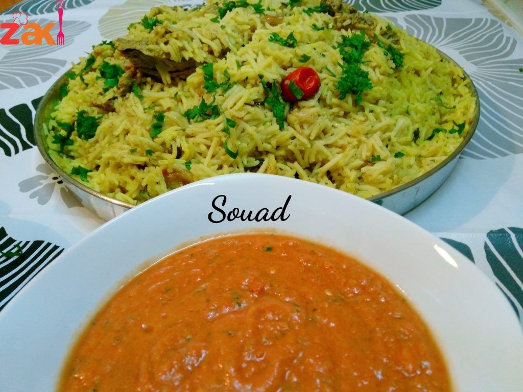 الدقوس صلصة الطماطم الحارة تقدم إلى جانب الكبسة والمندي والبرياني 