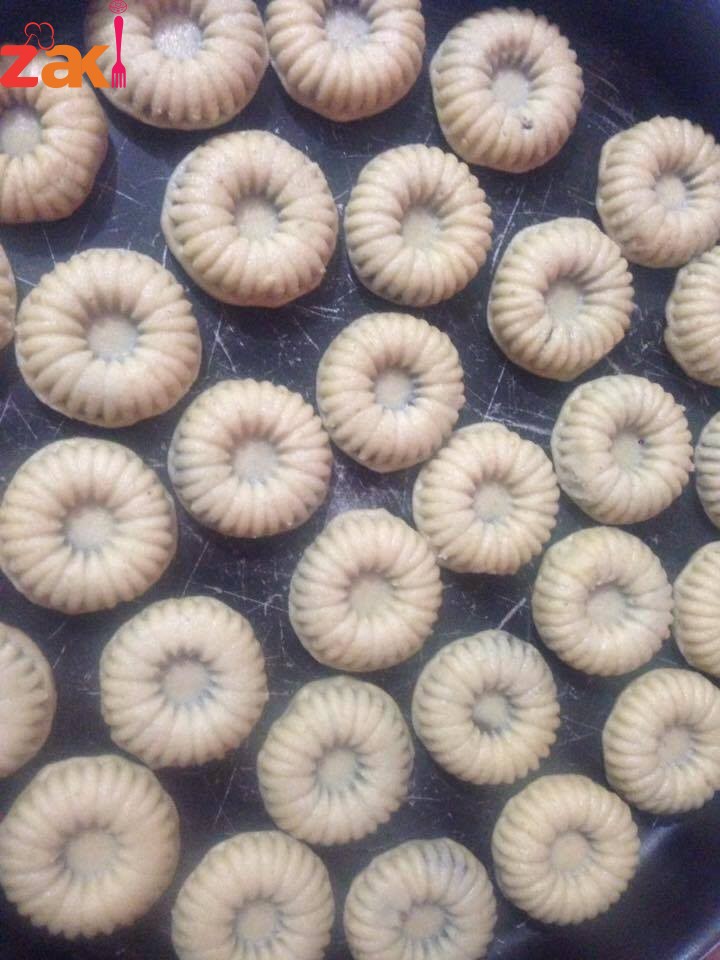 كعك العيد بالعجوه زاكي بشكل مش عادي الصورة بتتكلم