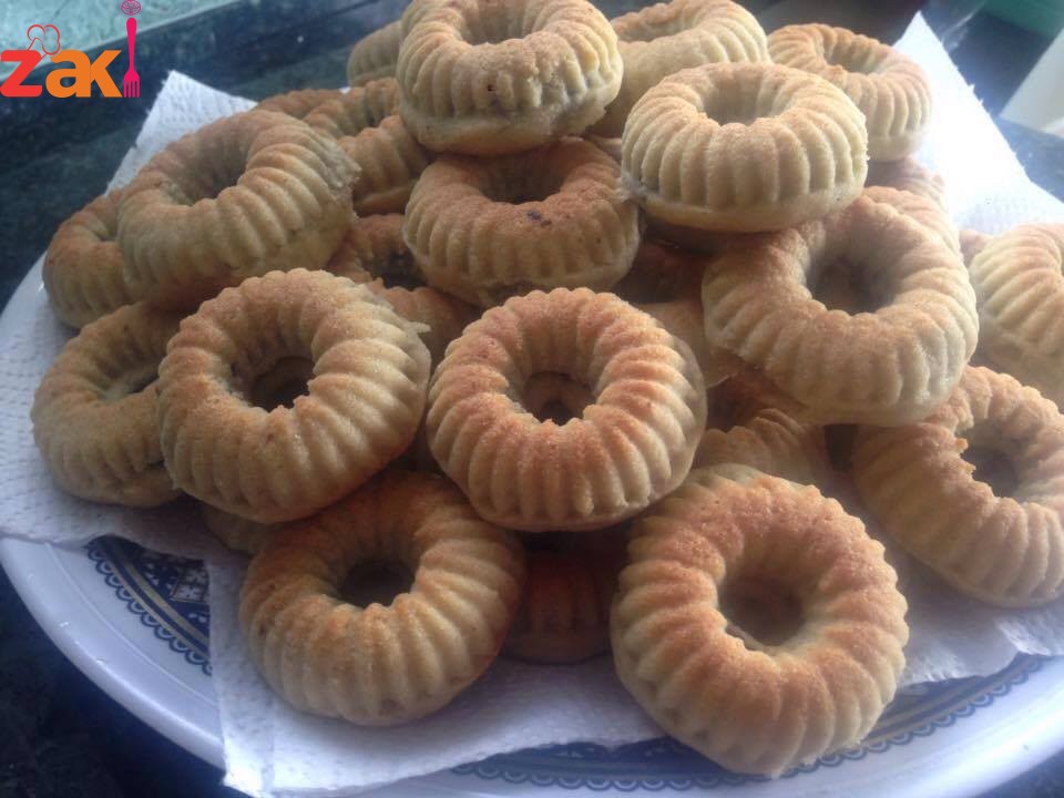 كعك العيد بالعجوه زاكي بشكل مش عادي الصورة بتتكلم