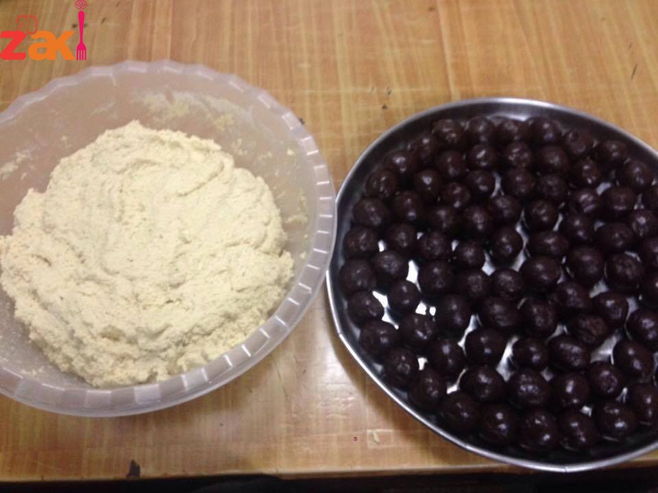 كعك العيد بالعجوه زاكي بشكل مش عادي الصورة بتتكلم