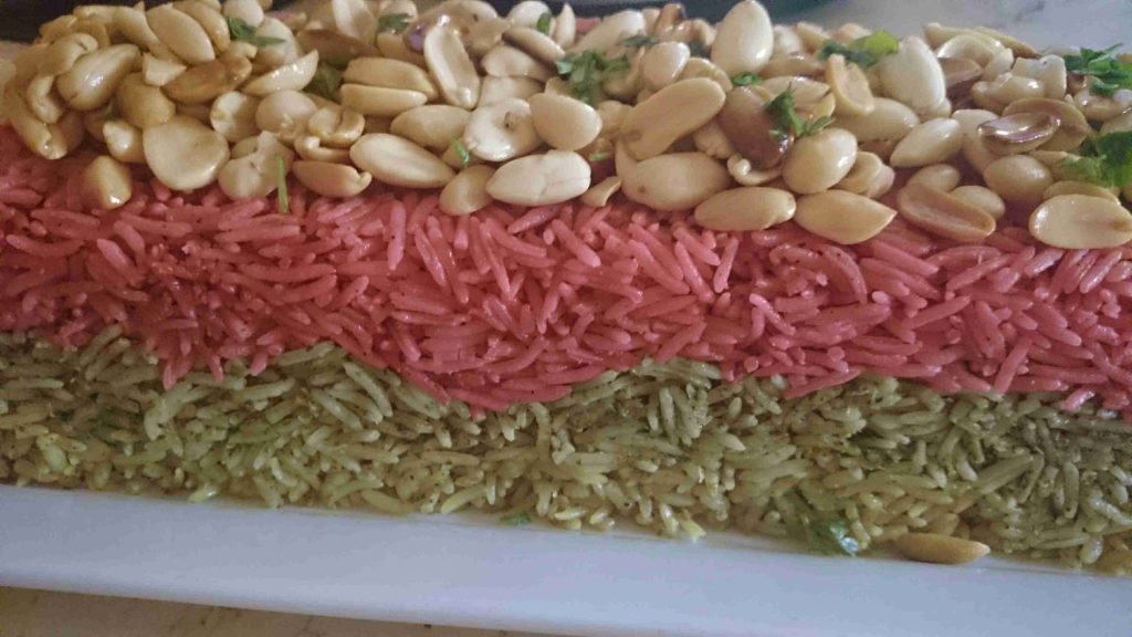 رز الوان بالمكسرات رأيكم يهمني جداً يا شلة الأنس