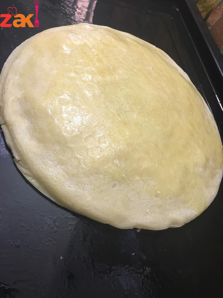 قطايف بالجبنه وسويتها بحجم وشكل الكنافه ودائماً اسويها وكل مره اطيب من الثانيه