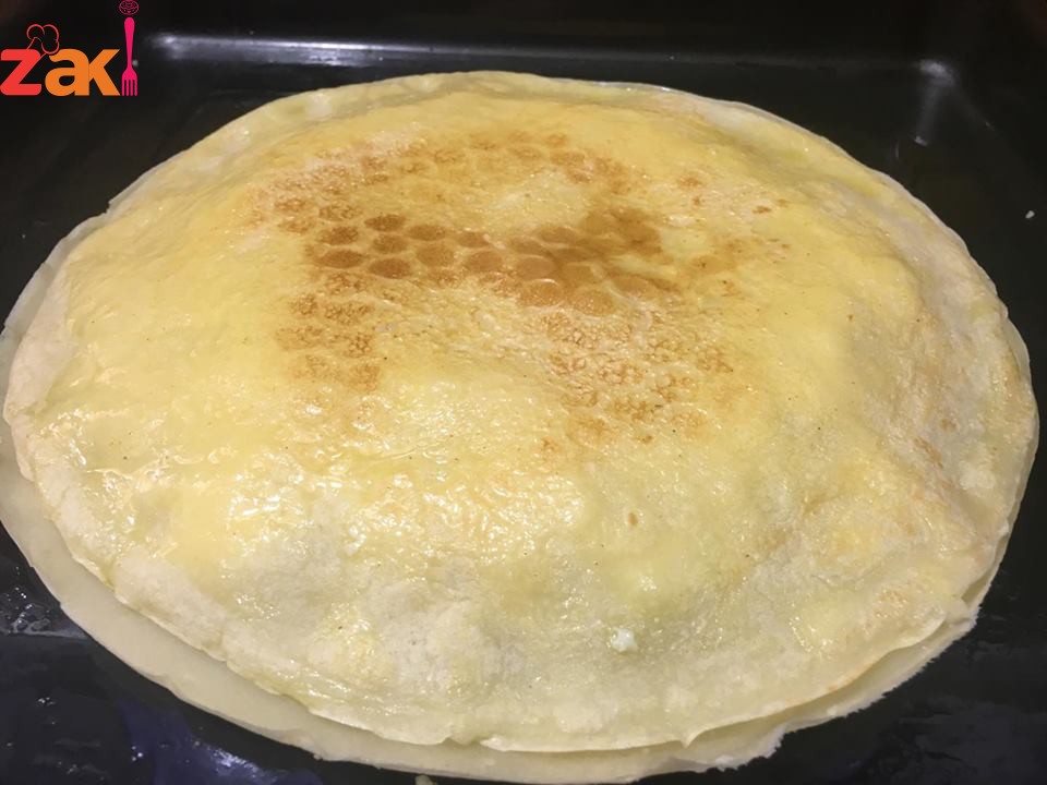 قطايف بالجبنه وسويتها بحجم وشكل الكنافه ودائماً اسويها وكل مره اطيب من الثانيه