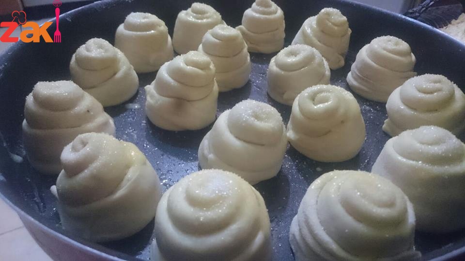 لفائف المربى من الحلويات الزنجباريه طعم و شكل ازكى من بعض