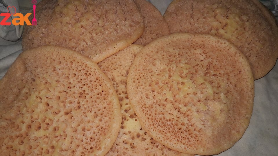 طريقتي في عمل عجينة القطايف ازكى بكتيييير من قطايف السوق لا يفوتكم