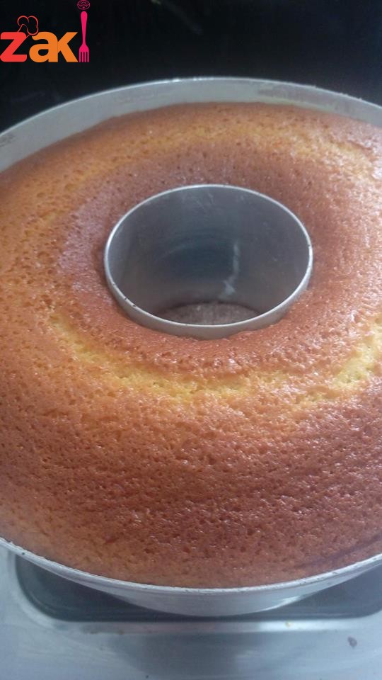 الكيكة العادية قد ما نلف وندور ما في غنى عنها