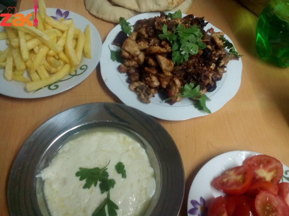 طريقة عمل الشاورما السورية مع التومية على طريقة المطاعم