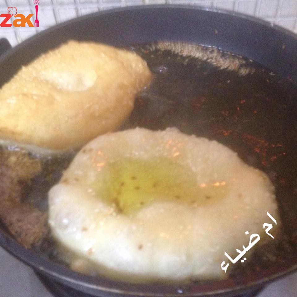 تفضلو خبز الزلابيه الهش زاكي كثير وبيتاكل مع الحلو والحادق