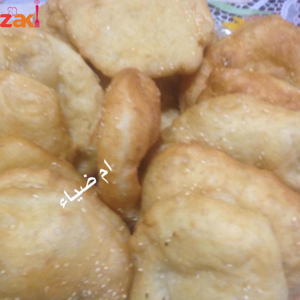 تفضلو خبز الزلابيه الهش زاكي كثير وبيتاكل مع الحلو والحادق