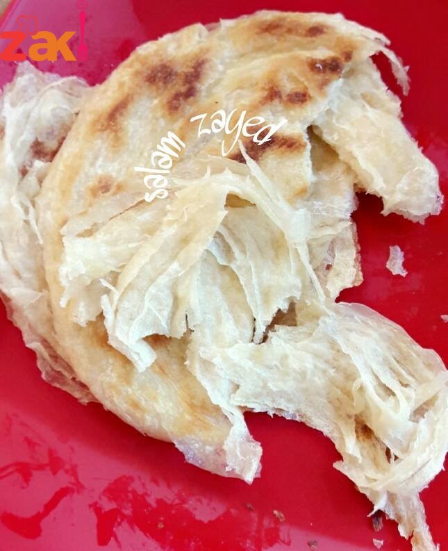 خبز الملوي المسخن من مكونات فريدة قومي بحفظ الوصفة على جوالك مباشرة 