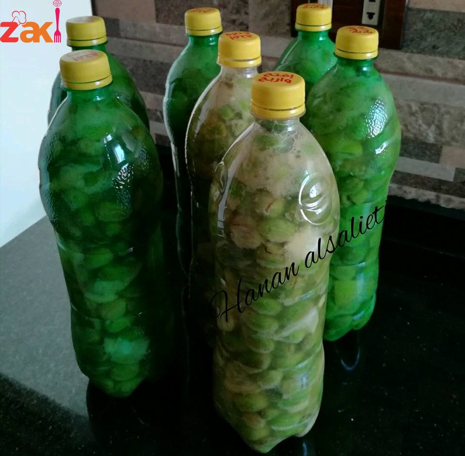 كبس الزيتون الاخضر بأفضل طريقة على الاطلاق بضل من السنة للسنة