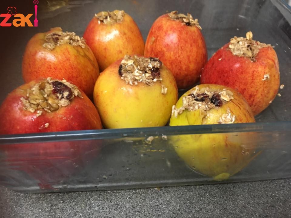 التفاح المحشي بالشوفان والجوز هذه الوصفة من الثقافة الأمريكية صحية مية بالمية
