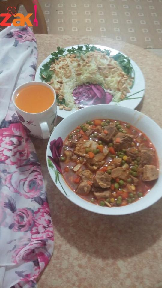 طبيخي اليوم بازيلاء باللحم مع الأرز مين بحب هالأكلة متلي يكتب تعليق بكلمة زاكي 