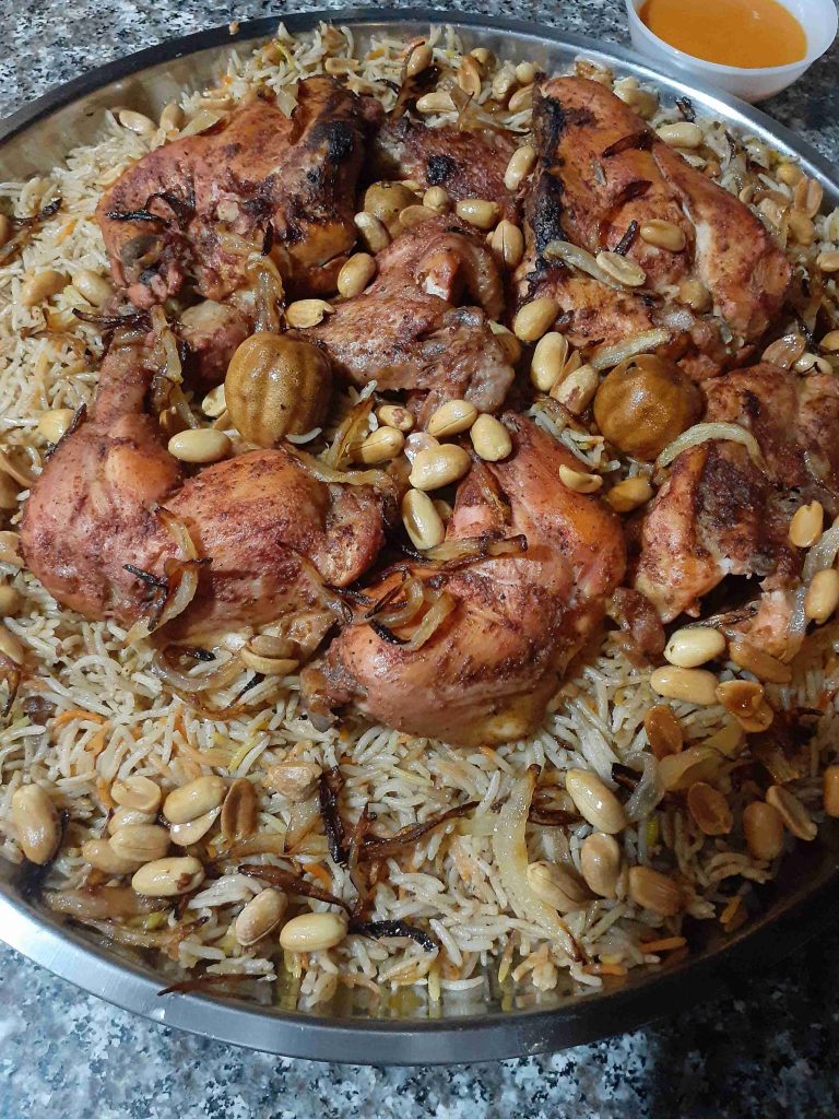 مندي وصلصة دقوس ملكة الأكلات اليمنية