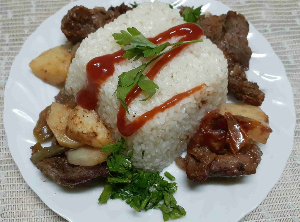 صينيه اللحمه في الفرن مع أرز ابيض