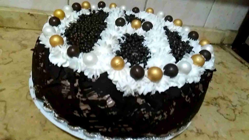 تورتة موس الشوكولاته البيتي باستخدام سبونج كيك الجاهز / مطبخ ميمي للاكلات الصحية بأقل سعرات حرارية