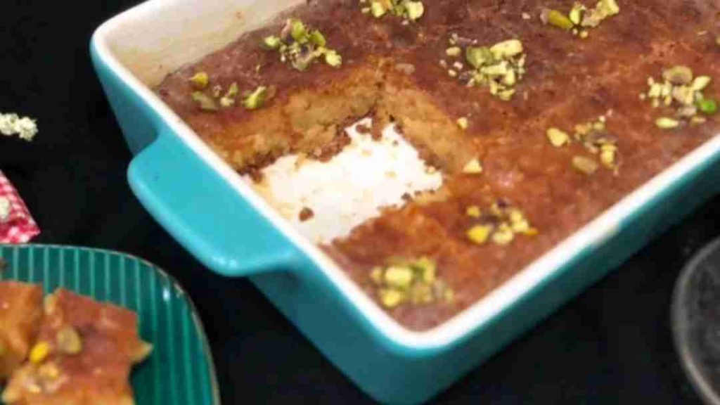 بسبوسة المحلات طرية و جدا لذيذة و تحدي كل الحلويات قناة (المذاق اليمني الأصيل) 