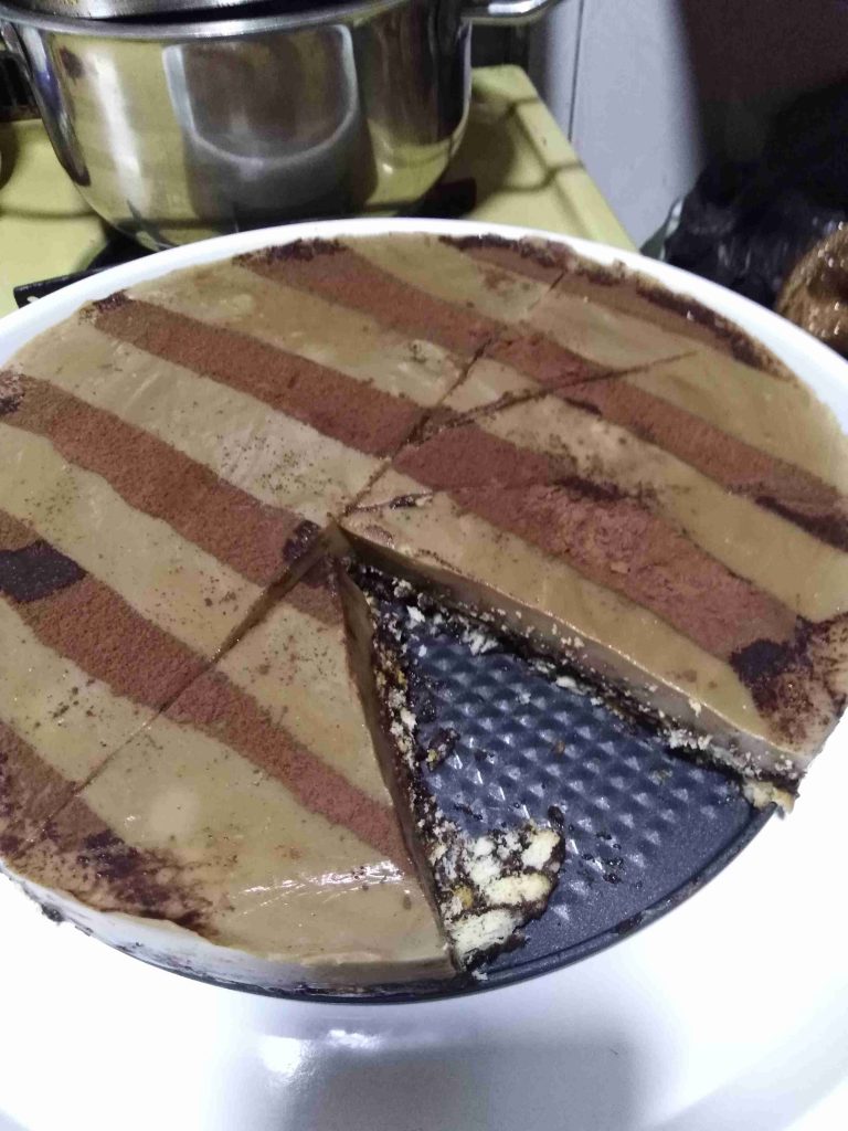 كيكه النسكافيه بقاعده الليزي كيك 